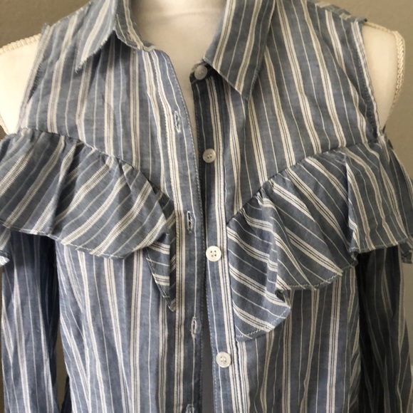 William b button up cut out shoulder top - Picture 2 of 4